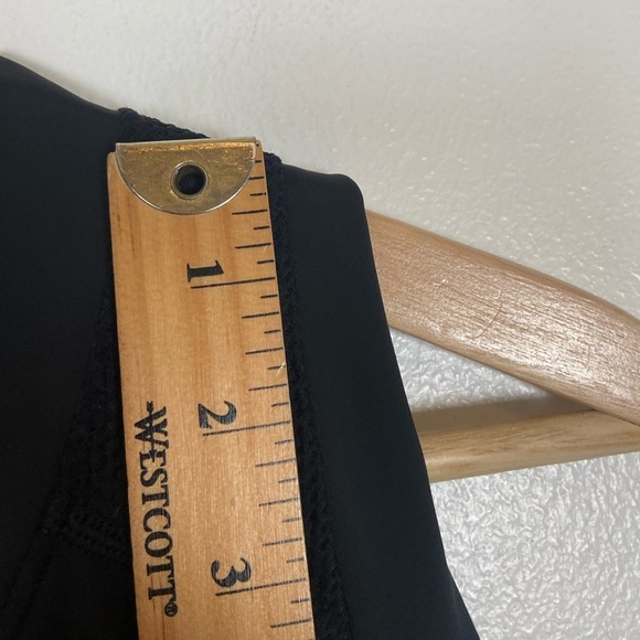 McDavid Hex Gear 3 Back Pad Protection Compression Men's Tank Top XL Basketball - Picture 7 of 10